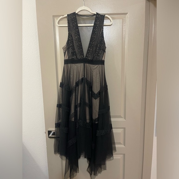 Lulus - Sheer For It Black and Nude Lace Midi Dress - Picture 5 of 9